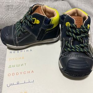 Geox Respira Boys Sneaker Size 4.5